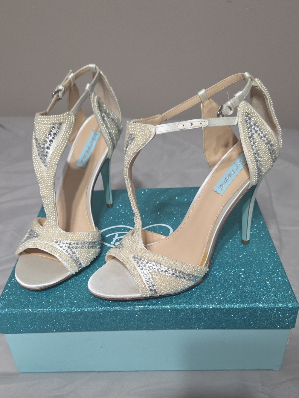 BETSY JOHNSON: Embellished Ivory T-Strap High Heel Dress Shoes